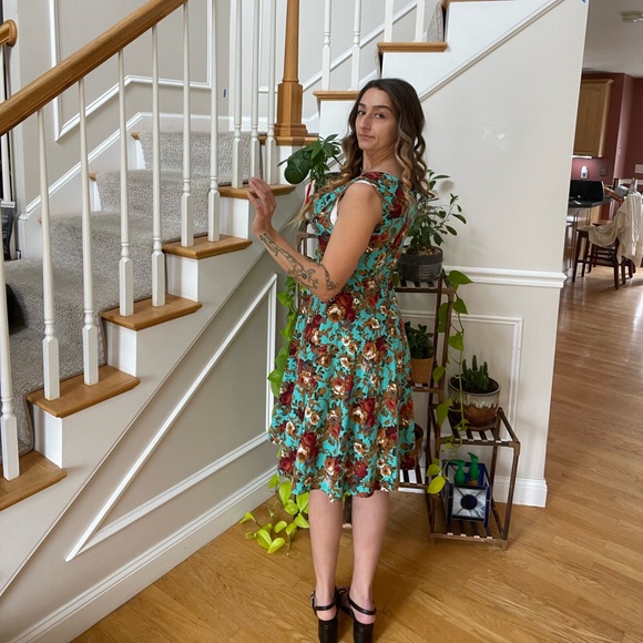 Extremely Well-Made Rockabilly Dress Floral - Picture 8 of 15